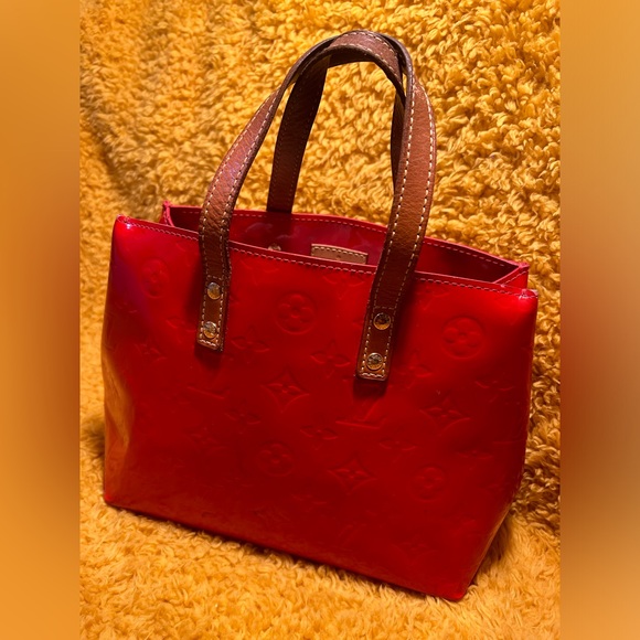 Louis Vuitton Red Vernis Reade PM Embossed Monogram Tote - Picture 2 of 16